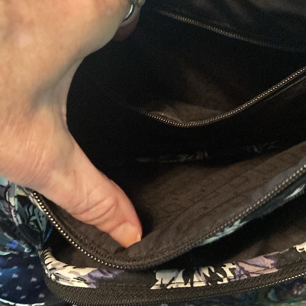 Vera Bradley Black and Blue Floral Crossbody Bag, like new - Picture 4 of 7